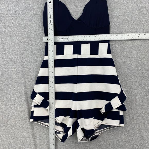 Elegant Striped Strapless Jumpsuit - Picture 10 of 13